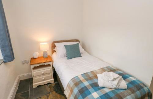 Potters Barn - Photo 10