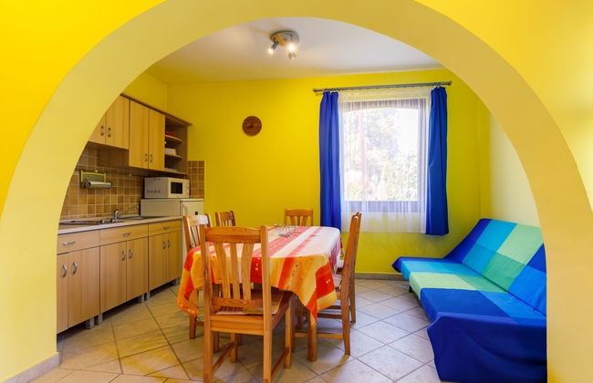 4 bedroom Apartment in Balatonszárszó with garden and terrace - Photo 15