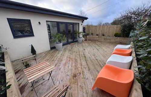 The Hide Away By The Garden Spa Stays - Hot Tub - Foto 2