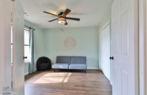 Lazy Boho Resort: Roomy Lux. Home w/ Private Pool - Foto 32