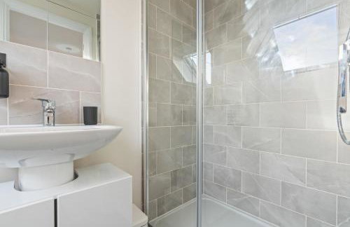 #83 Stylish Wigston Home - Near Bradgate Park - Sleeps 4 -" Perfect for contractors and Families - Free Parking" - Foto 6