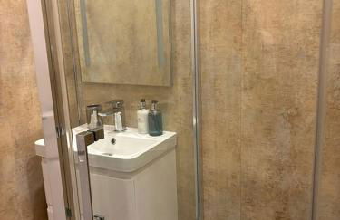 Grosvenor 126 Trendy Jesmond Whole Apartment - Photo 24