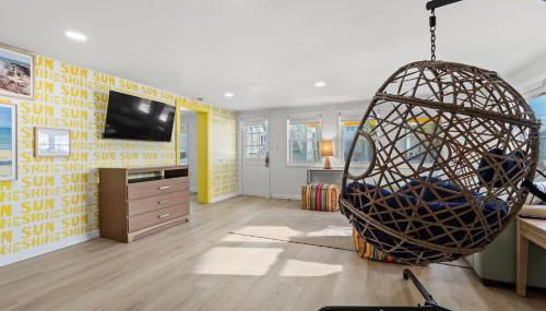 Sunshine House #2-Selfie-Friendly - Steps to Beach - Foto 5