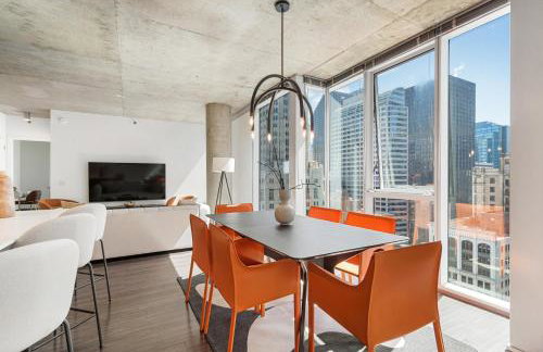 Linea Luxury Living with Indoor Pool and Rooftop Views in The Loop - Photo 64