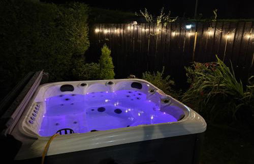 Allt Mor Retreat with Hot Tub - Foto 17