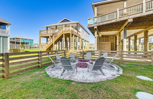 Steps to Crystal Beach Gem with Ocean-View Deck! - Foto 41