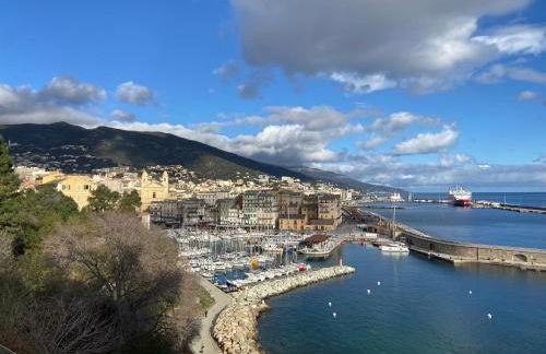 Ideal location triplex centre-ville Bastia - Photo 7