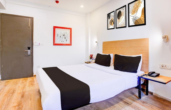 Elegant Stays at The Unicontinental Khar Mumbai - Foto 18