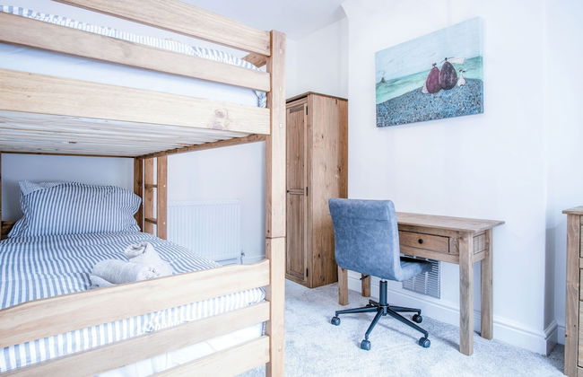 Castle Square - 2 Bedroom - Mumbles - Photo 2