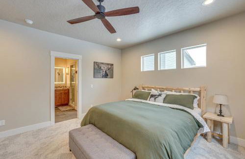 All-Season Cabin Hot Tub and Sauna in Donnelly - Foto 12