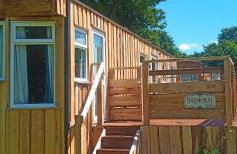 Postwood Gardens Balmoral Country Cabin - Photo 12