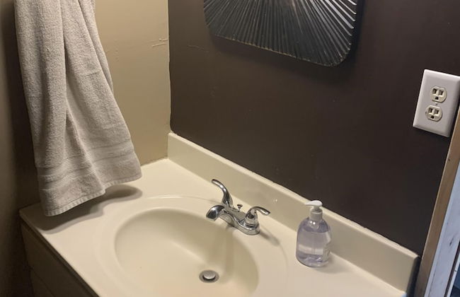 Log Cabin in the Field - Foto 26