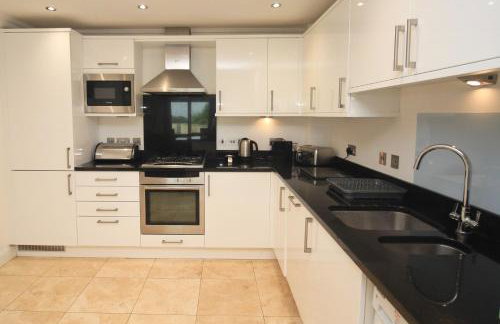 BEACHSIDE SPACIOUS apartment, private garden - Foto 9