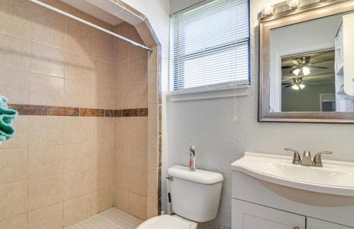 Less Than 1 Mi to Beach! Family-Friendly Galveston Home - Foto 16