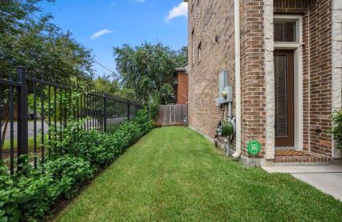 Posh Dtwn/Midtown Home w Stunning Roof-Top Terrace - Foto 14