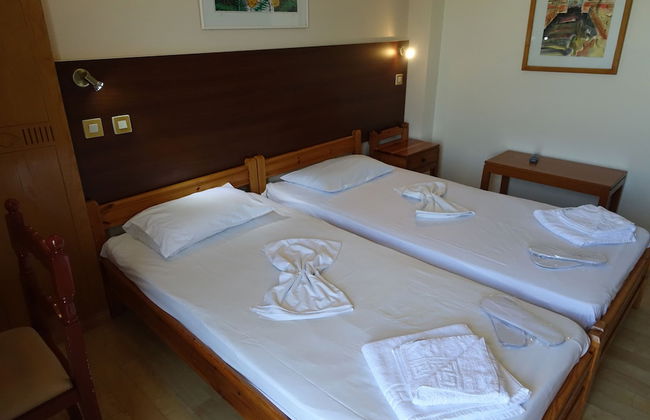 Bristol Hotel & Apartments - Photo 6