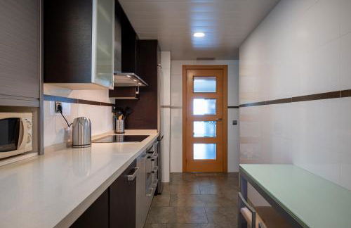 AT021 Apartment with pool in front of the beach - Foto 9