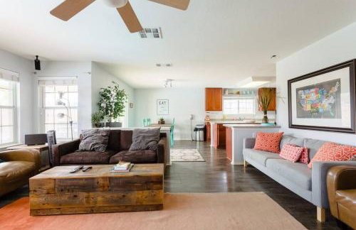 Amazing House with Pool, Arcade, Hot Tub and More - Accomodates 16 guests - Photo 45