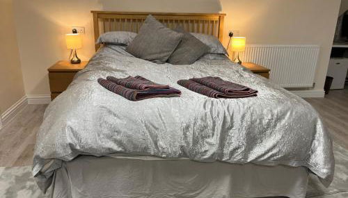 Quiet studio flat near University & QMC, King size bed - Foto 2