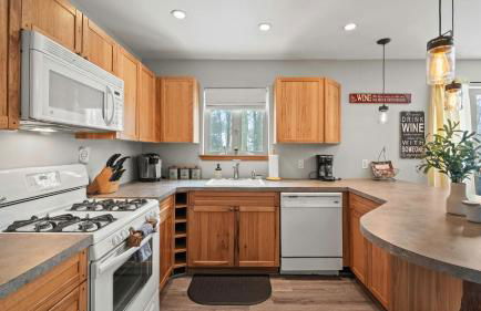 Mountain Hideout by Avantstay Game Room + Deck - Foto 38