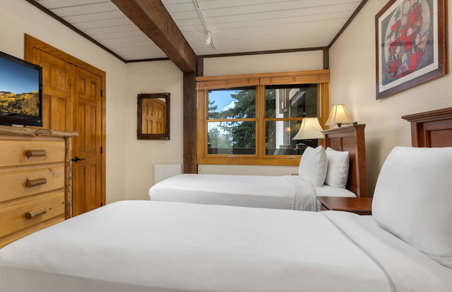 Top of the Village - Photo 75