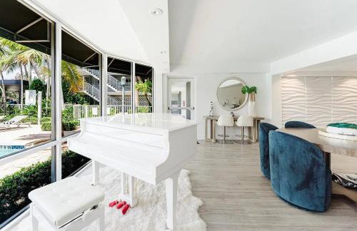 Luxury Waterfront Boca with Pool, Hot Tub and Boat Views - Photo 49