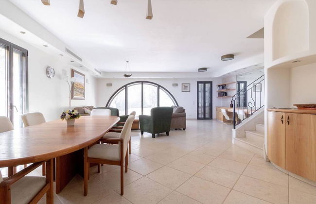 Family Apt & Garden in David's Village by FeelHome - Foto 22