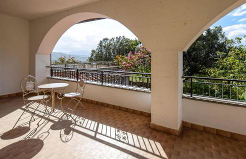 5 Bedroom Beautiful Home In Giove - Foto 15