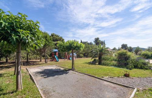 Stylish Villa with Terrace - Foto 35