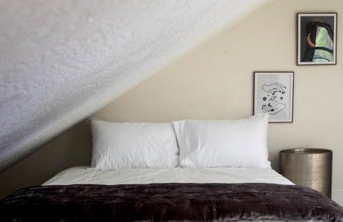 Luxe Boutique-Style Home w/Indoor Hot Tub - Foto 31