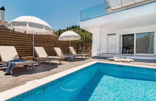 Maridenia Villa - Family Escape with Private Pool, by ZanteWize - Foto 28