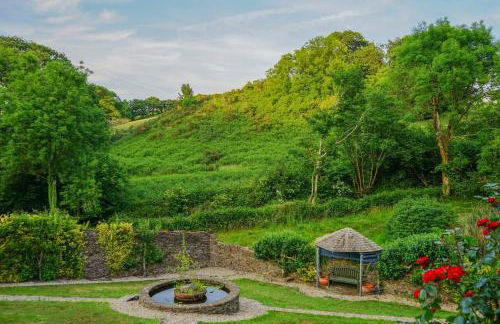 18th-Century Farmhouse with Countryside Views - Foto 8