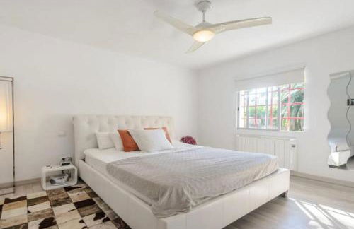 Stylish Ibiza Villa Near Beaches Private Pool & Lush Garden - Foto 14