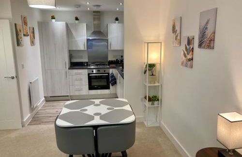 2 Bedroom Luxury Apartment! City Center with Free Parking! - Foto 18