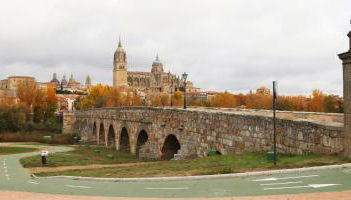 Apartamento Turistico Puente Romano P3 BAJO - B - Foto 2