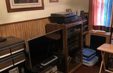 Beautiful, Cozy Stay in Oak Park, Queen Bedroom, Work Setup & Backyard Grill - Foto 27