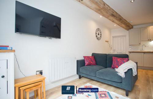 2 Bed House By Southern Stays Short Lets & Serviced Accommodation Bournemouth With Parking - Relocation & Family, 1km From The Beach - Photo 12