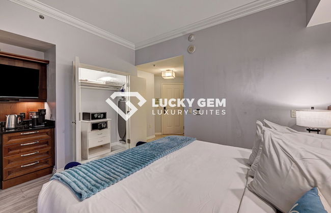 Lucky Gem Penthouse Suites at MGM Signature - Photo 22