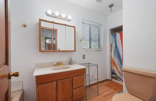 Mountain Home w/ a River in Back - Close to Skiing - Foto 7