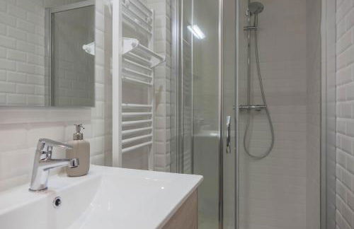 Maison calme et familiale avec cour, 3 chambres, 3 salles de bains à 10 min à pied de la gare - Foto 16