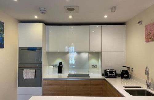 Homely & Warm Trumpington House w Parking, 5 mins drive to Bio Medical Campus, Addenbrooke's & Papworth hospitals - Foto 22