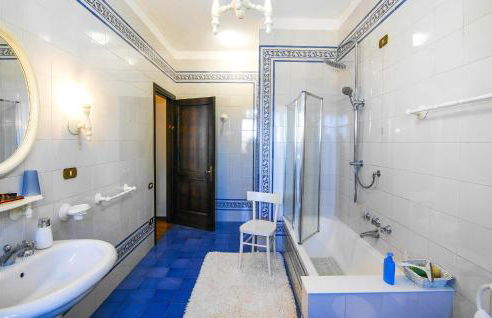 Stunning Home In Castelvecchio Di Comp - Foto 31