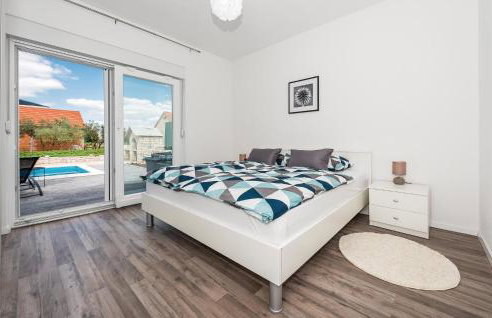 Gorgeous Home In Drinovci With Wifi - Foto 19