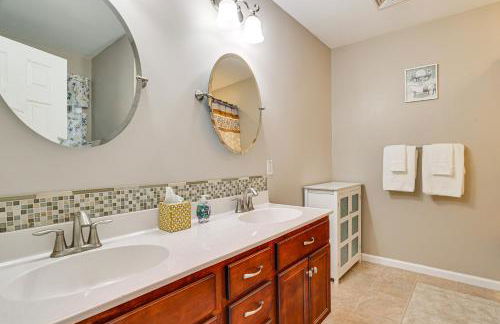 Fire Pit, Games and Outdoor Fun! Poconos Retreat - Foto 12