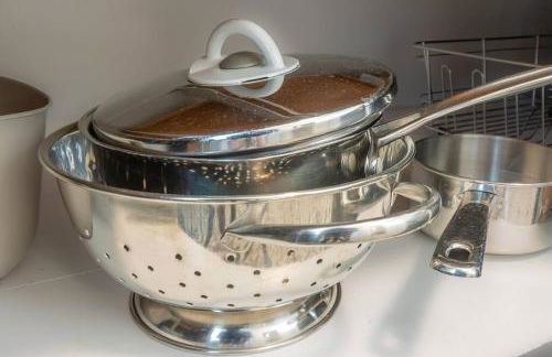 Midcentury Modern - central location to all - Foto 3