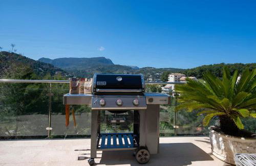 Idyllic 6 bed villa stunning sea view salt pool - Foto 11