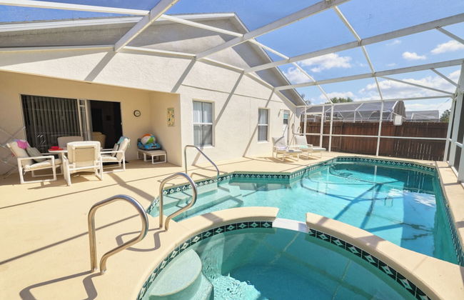 Arler House - Amazing 4 Bed 3 Bath - Private Pool - Photo 20