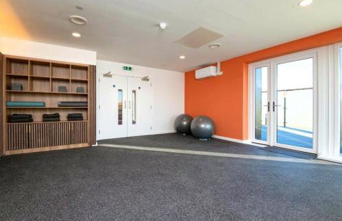 2-Bedroom Modern apt with Gym, roof terrace, Free Parking and 3 min walk to train st - Foto 22