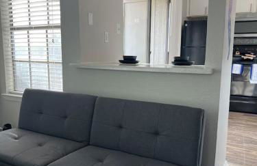 Sports Fan Getaway less than 2mi to AT&T Stadium Pool and Gym! - Foto 6