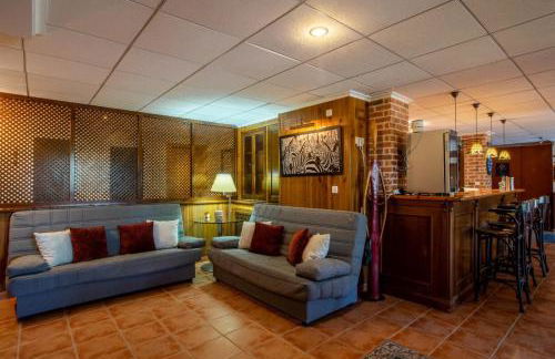 10 Bedroom 5 Star Luxury Villa & Heated Pool for 5 to 28 Guests near Alicante - Foto 38